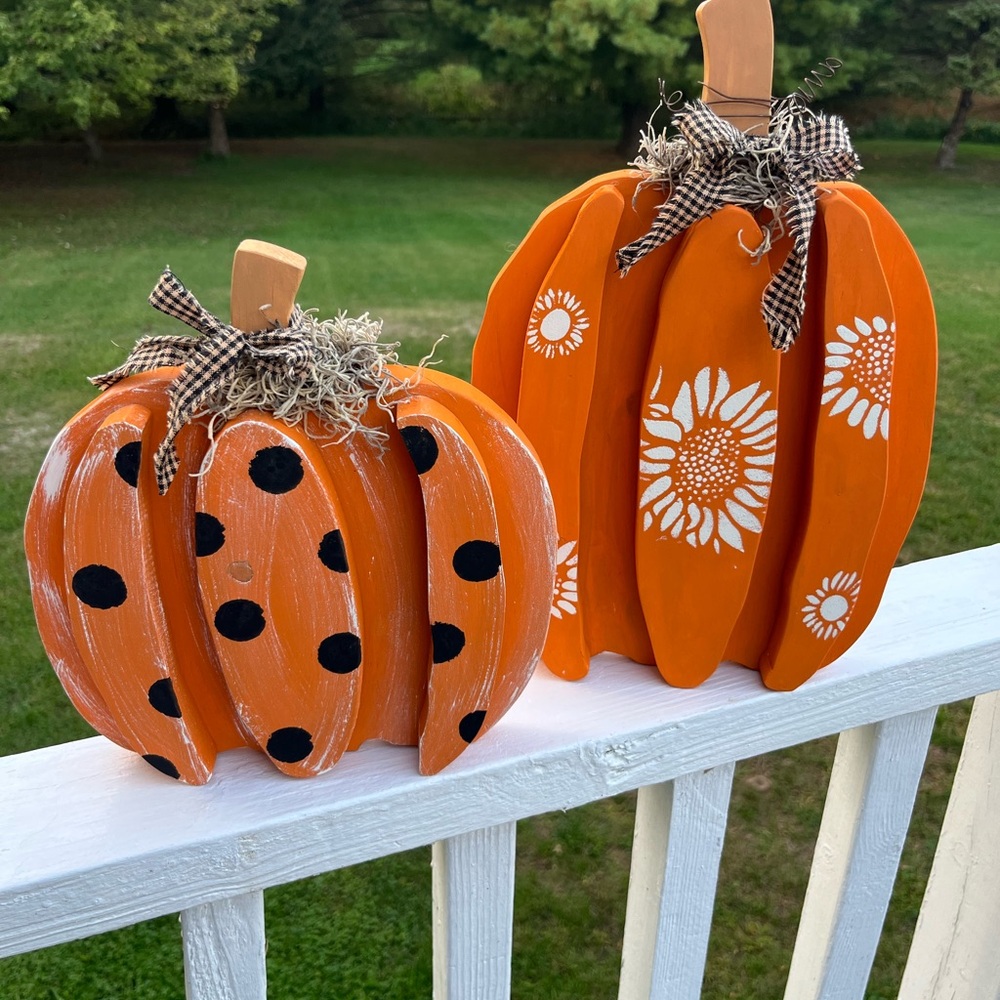 Orange Wooden Pumpkin Decor Set